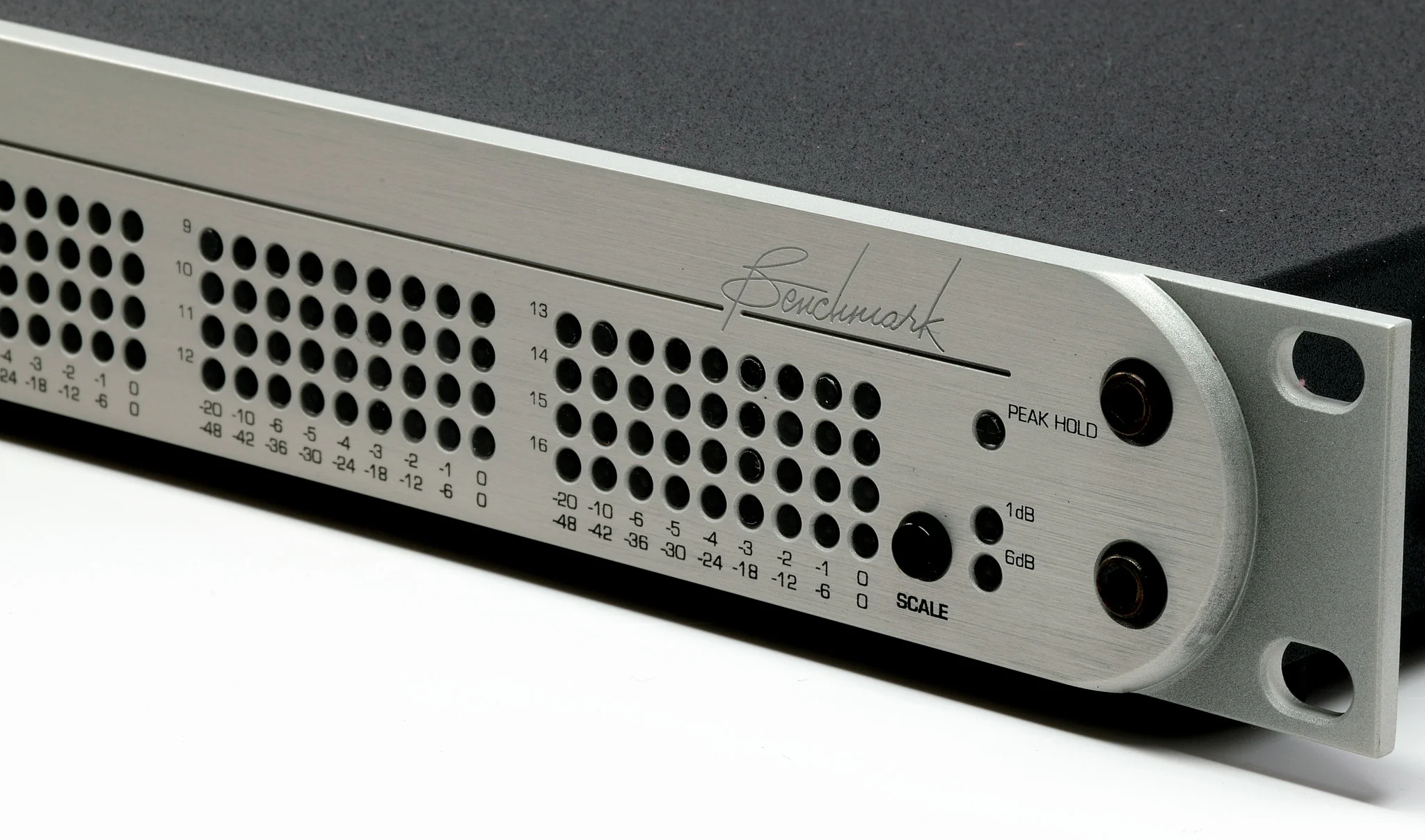 Benchmark ADC16 16-Channel Analog to Digital Audio Converter - Discontinued - Image 6